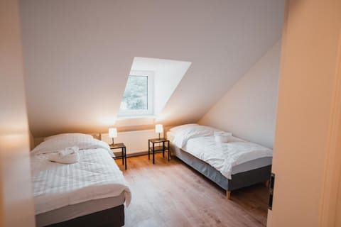 Working Apartment - 8 single beds - 5 Schlafzimmer Condo in Mönchengladbach