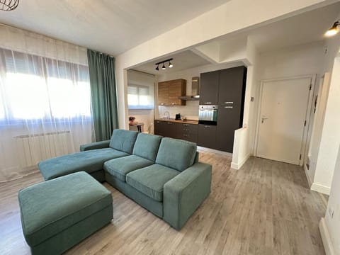Kitchen or kitchenette, Living room, Seating area
