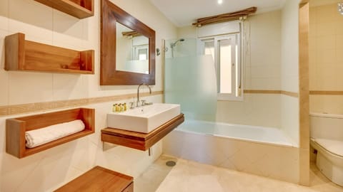 Bathroom, Bath