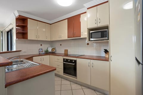 Comfy 2-Bedroom Family Apartment with Free Parking Apartment in Kangaroo Point