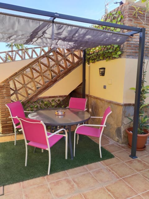 Patio, Balcony/Terrace, Living room, Seating area, Dining area