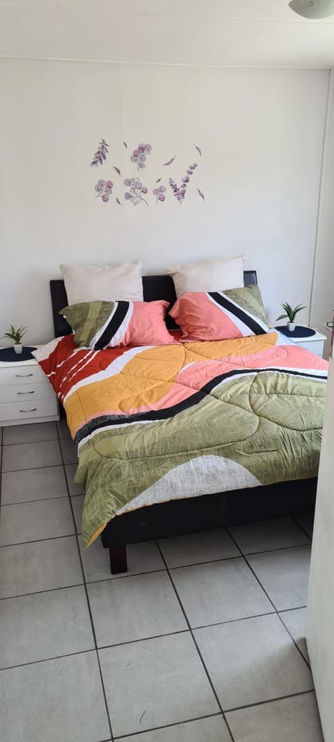 @Canruss self catering accommodation Condo in Port Elizabeth