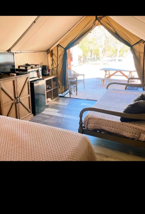 Eastwoods Retreat Luxury tent in Cypress