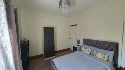 Spacious 2 Bedroom Home in Birmingham Apartment in Birmingham