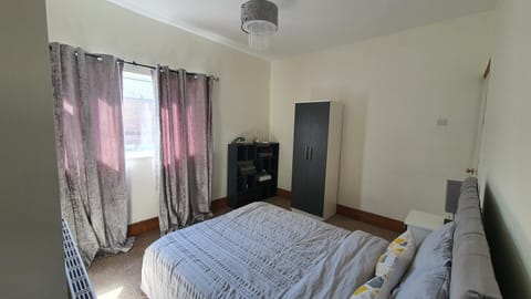 Spacious 2 Bedroom Home in Birmingham Apartment in Birmingham