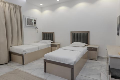 Comfortable & Big Family Apartments 10Mins Drive to Al-Masjid -Nabawi Condo in Medina