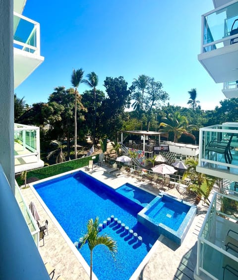 Day, Pool view, Swimming pool, sunbed