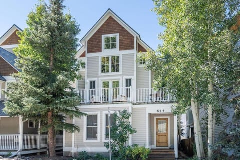 Lux Home with Gas Fireplace, Hot Tub, 8 min to lift 7 - Bunk Room for Kids! home House in Telluride