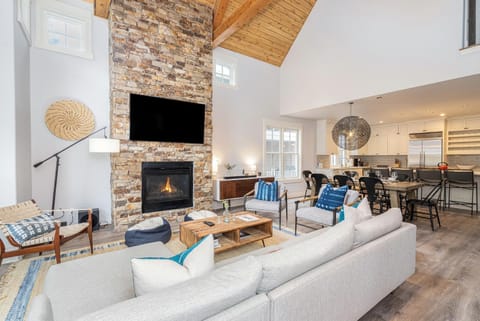 Lux Home with Gas Fireplace, Hot Tub, 8 min to lift 7 - Bunk Room for Kids! home House in Telluride