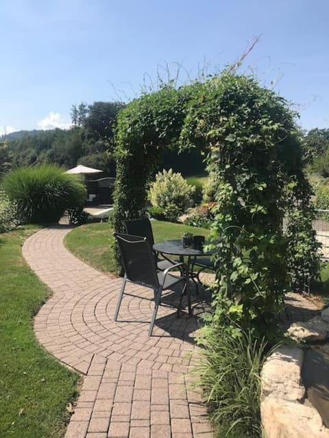 BBQ facilities, Garden, Dining area, Garden view