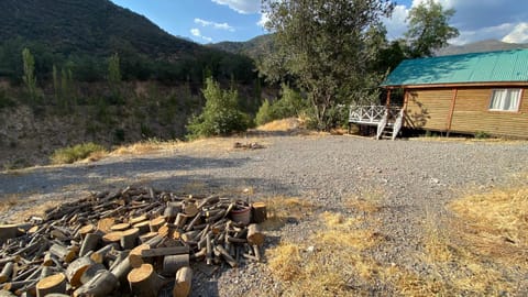 Cabañas con hot tub y bajada al río House in San Jose de Maipo