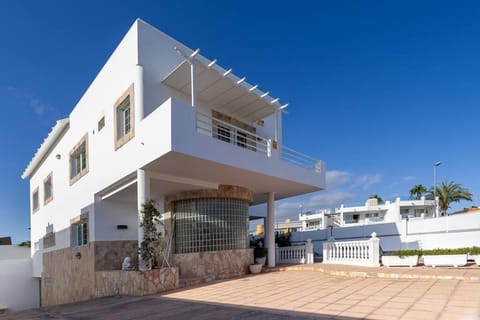 Villa Marlenghi with Private Pool Villa in Maspalomas