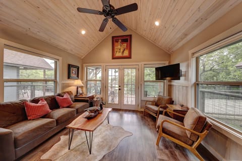 Treetop River Cabins on the Guadalupe River Nature lodge in Center Point