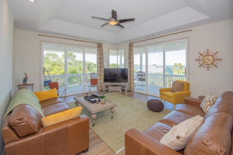 619 Porpoise Circle House in Saint Helena Island