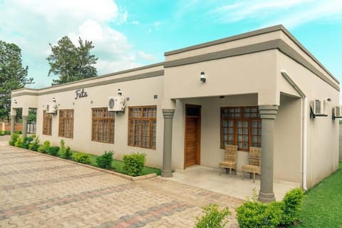 Futa-1 serviced apartments Condominio in Lusaka