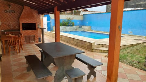 BBQ facilities, Swimming pool