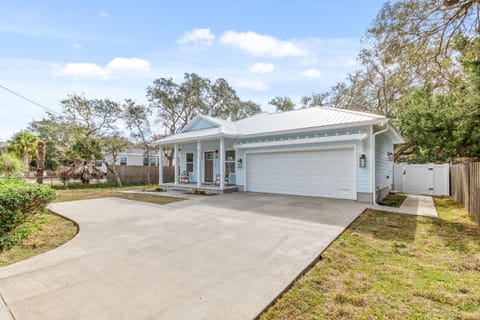 Brand New Entire Home close to beach House in Saint Augustine