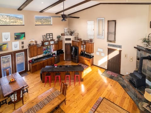 Red Hollow Ranch- Pet Friendly, Walking distance to Slot Canyon, Private Haus in Orderville
