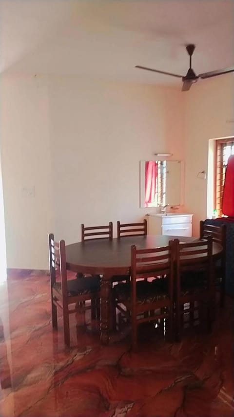 Texas guest house 4 bed Rooms Apartment in Thiruvananthapuram