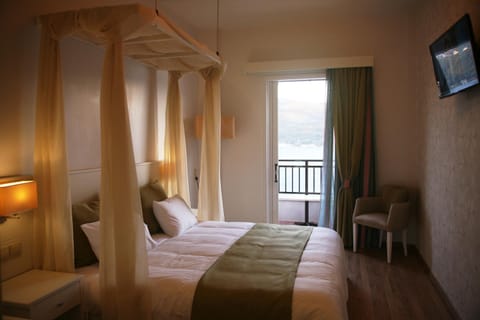 Mirini Hotel Hotel in Samos Prefecture