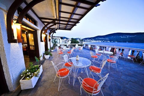 Mirini Hotel Hotel in Samos Prefecture