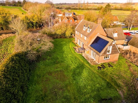 Property building, Neighbourhood, Natural landscape, Bird's eye view, Garden