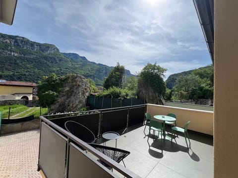 Patio, Spring, Day, Natural landscape, View (from property/room), Balcony/Terrace, Seating area, Dining area, Mountain view