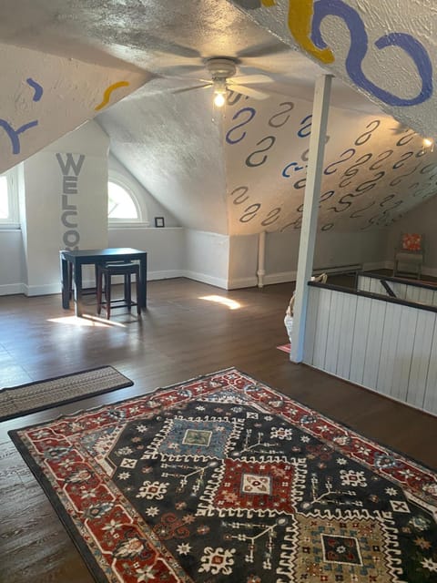 Awesome Attic Studio Private Room 3A | Cincinnati | VacationRenter