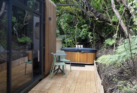 Patio, Garden, Hot Tub, Garden view