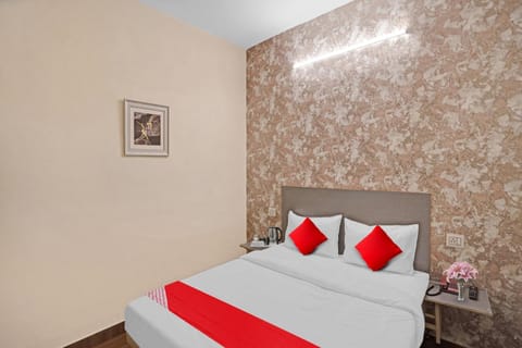 Flagship Prime Stay Hotel in Noida