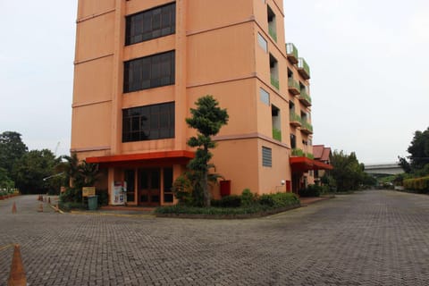 Hotel 678 Cawang powered by Cocotel Hotel in South Jakarta City