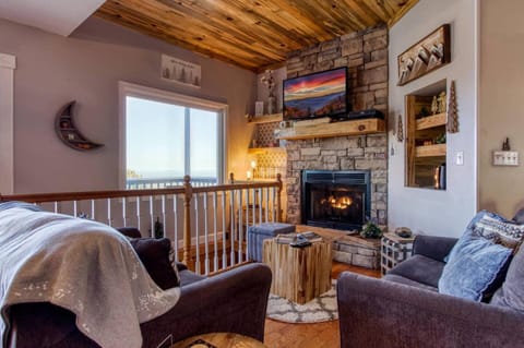 Seating area, flat iron