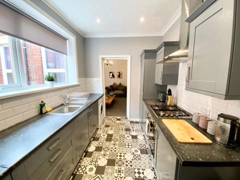3 Queen Alexandra Road Apartment in North Shields
