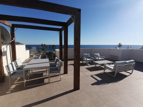 Balcony/Terrace, Seating area, Dining area, Sea view