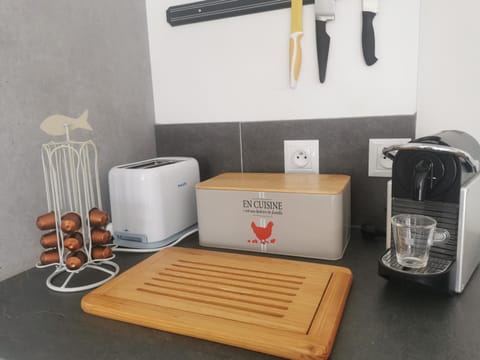 Coffee/tea facilities, toaster