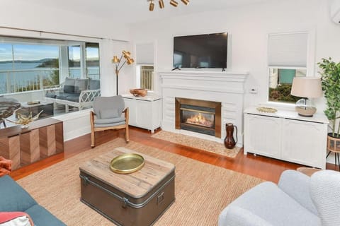 The Beach House Suite Apartment in Chemainus