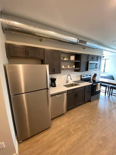 River Front Luxury Furnished Studio Downtown QC Condo in Davenport
