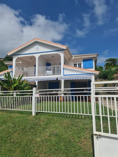 Villa avec vue T2 à T5 Duo de la Baie House in La Trinité