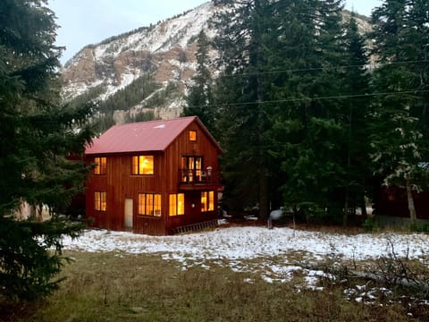 Lamar Valley Cabins House in Cooke City-Silver Gate