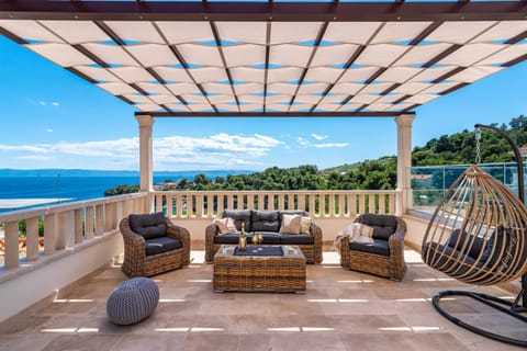 Patio, Day, View (from property/room), Balcony/Terrace, Seating area, Sea view