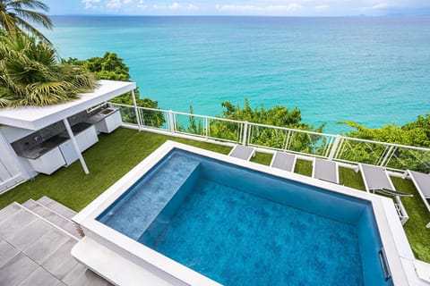 Kitchen or kitchenette, Sea view, Swimming pool