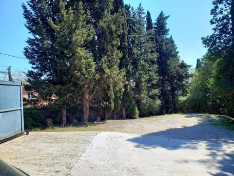 Gite de l'eolienne House in Hyères