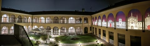 Inner courtyard view