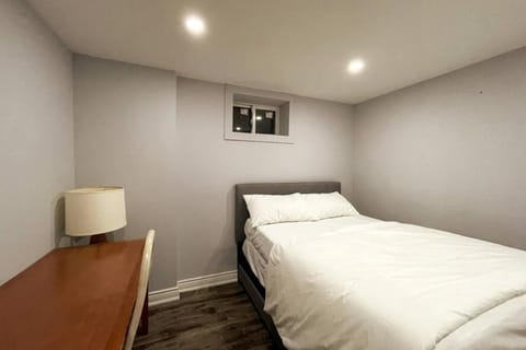 Pearson airport and Toronto cozy stay - 2 bedroom Apartamento in Vaughan