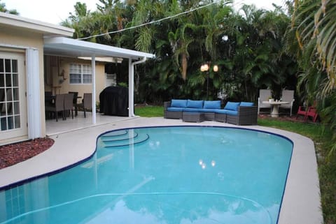The Terrace at the Cove with heated pool Casa in Deerfield Beach