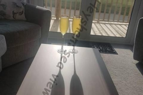 Living room, Seating area, Drinks