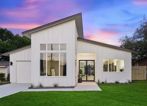 White Dove Pool House- Modern Luxury 4br Home Near Lake Travis Wpool Casa in Lake Austin