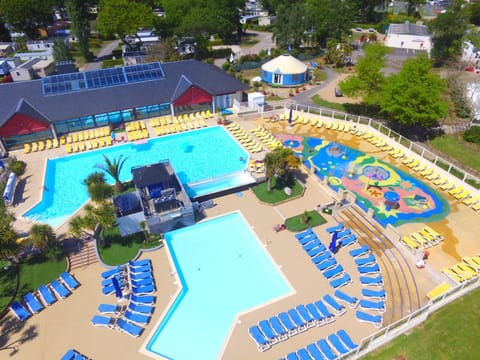 Bird's eye view, Swimming pool