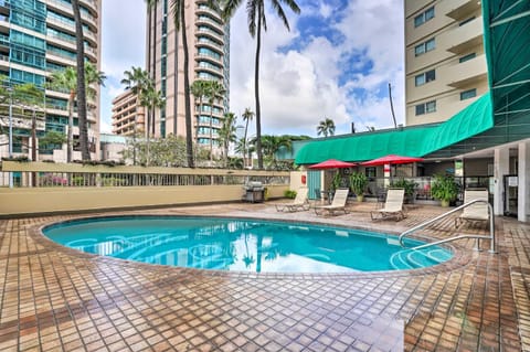 Honolulu Condo Vacation Rental with Pool Access! Condominio in McCully-Moiliili