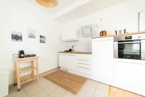 Kitchen or kitchenette, minibar, pet friendly, stove, toaster